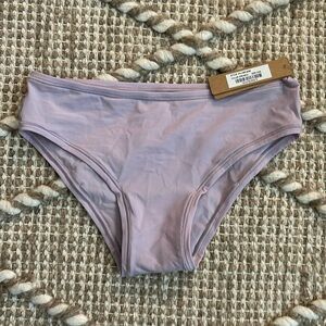 NWT - SKIMS (B18) fits everybody iris mica -2029